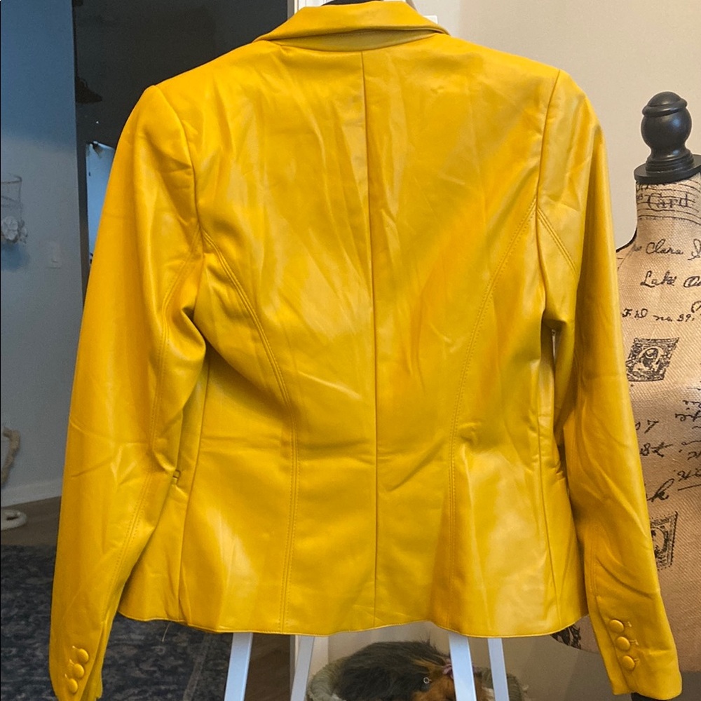 NWT Yellow Structured Blazer with Tailored Fit - Picture 10 of 10